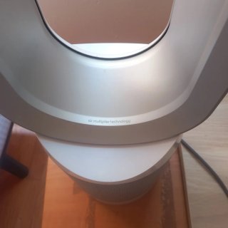 Ventilador Dyson Plata y Blanco