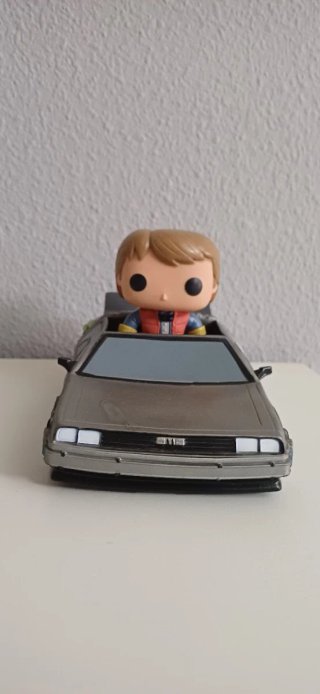 Funko Pop Marty McFly DeLorean