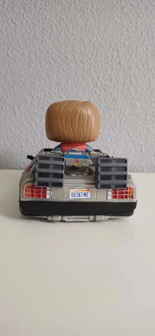 Funko Pop Marty McFly DeLorean
