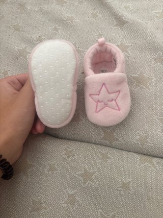Zapatitos bebé 0-3 meses rosa estrellas