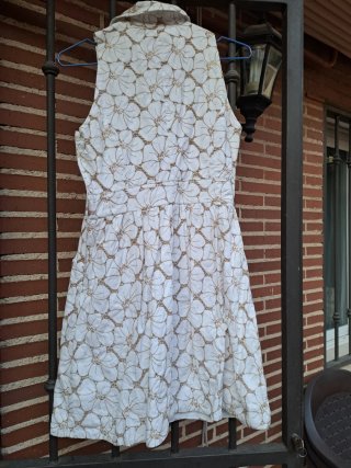 Vestido crochet blanco bordado arena.
