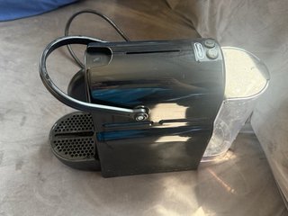 Macchina da caffè Nespresso DeLonghi nera