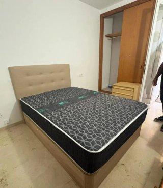 Letto in legno con materassi in memory foam