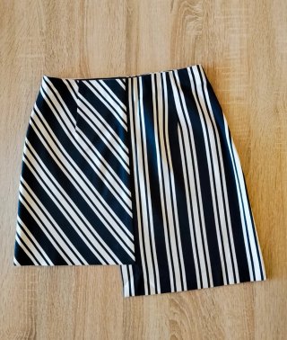 Falda corta verano asimétrica Zara Talla S/36