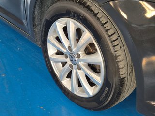Volkswagen Touran Advance 2.0 TDI 140CV DSG