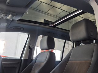 Volkswagen Touran Advance 2.0 TDI 140CV DSG