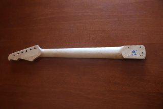 Manici per chitarre elettriche in legno