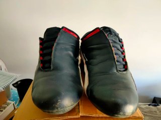 Zapatillas BMW Negras y Rojas