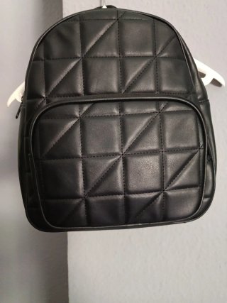 Mochila negra acolchada