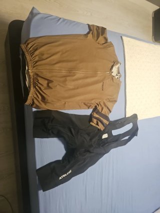 Traje Ciclismo Atelcic Talla T-L solo un uso