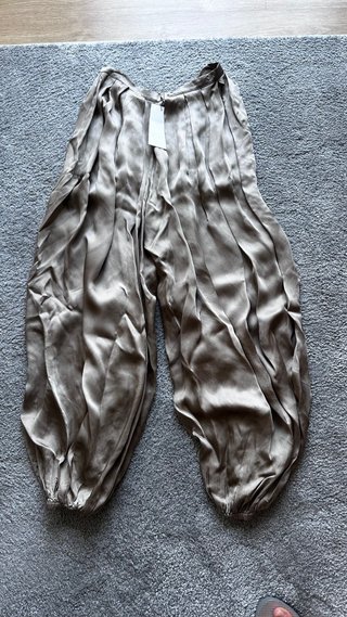 Pantalón bombacho Zara