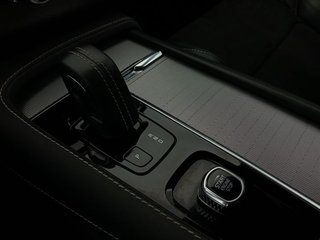 Volvo XC90 2.0 T8 AWD Recharge R-Design Auto