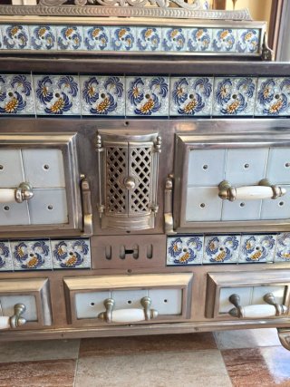 Antigua cocina hierro fundido y azulejos
