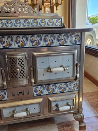Antigua cocina hierro fundido y azulejos