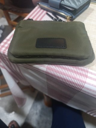 Monedero verde sin estrenar