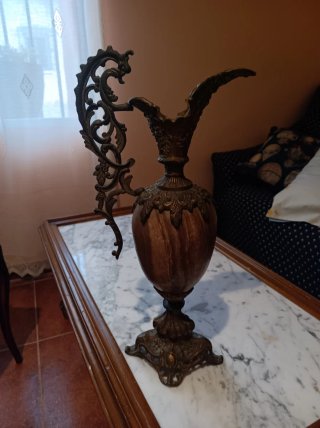 Copa antigua de latón y mármol