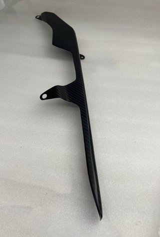PROTECTOR DE CADENA EN CARBONO R1 2009-14