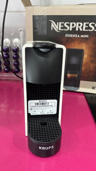 Macchina da caffè Nespresso Essenza Mini Bianca