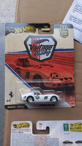 Hot Wheels Ferrari 250 GTO Vintage Racing