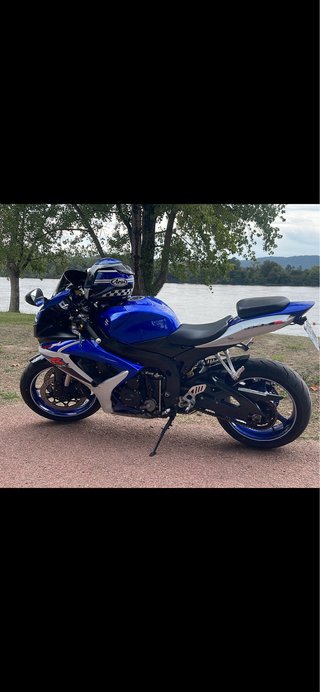 Suzuki GSXR 600 K7 Deportiva Azul/Blanca