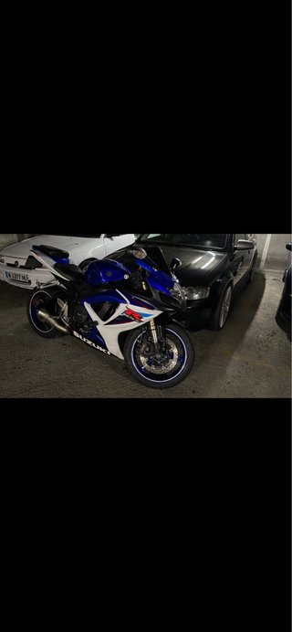 Suzuki GSXR 600 K7 Deportiva Azul/Blanca