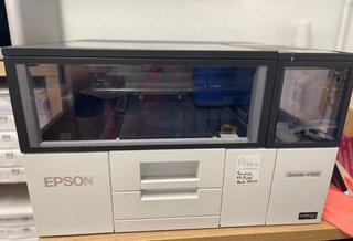 Impresora UV Epson SureColor V1000