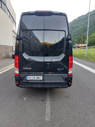 Se vende furgoneta Iveco Daily isotermo.