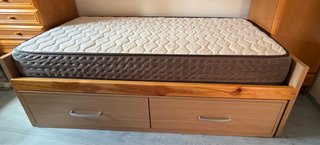 Cama 90x190 con colchón viscoelástico y 2 cajones