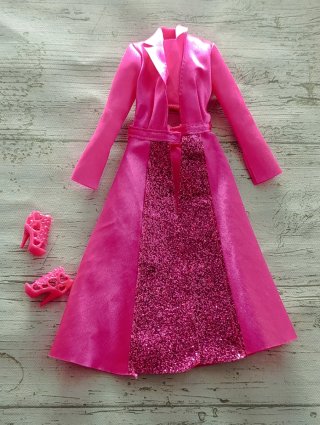 Accesorios Barbie: Vestido y Zapatos