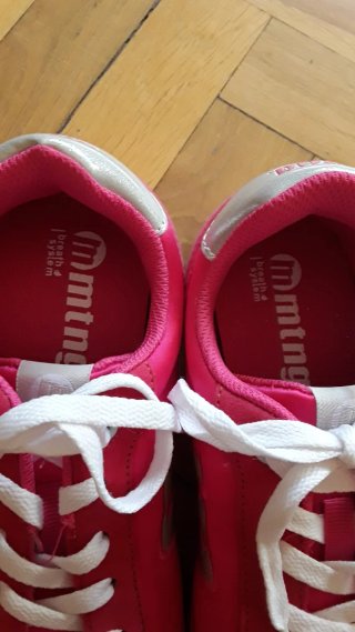 Zapatillas nuevas  rosas Mustang n 41