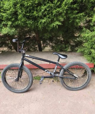 Bicicleta BMX Negra