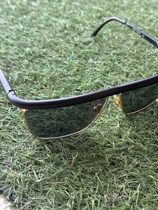 Gafas de sol Gianfranco Ferre doradas y negras
