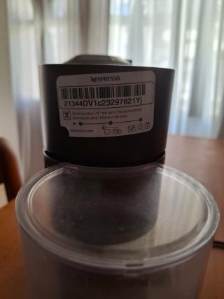 Cafetera Nespresso Vertuo Negra