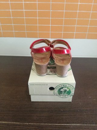 Sandalias cuña charol rojas Panama Jack T37