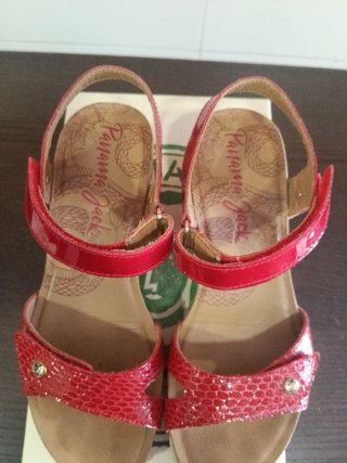 Sandalias cuña charol rojas Panama Jack T37