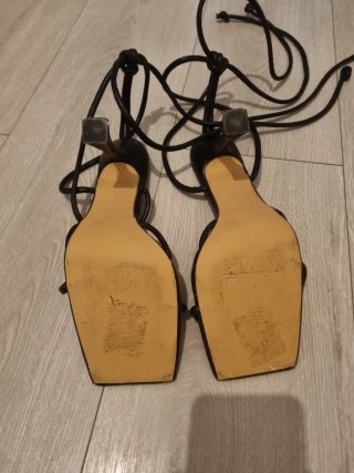 Sandalias negras Shein tiras tacón talla 40- 41