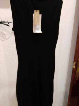 Vestido negro nuevo con etiqueta