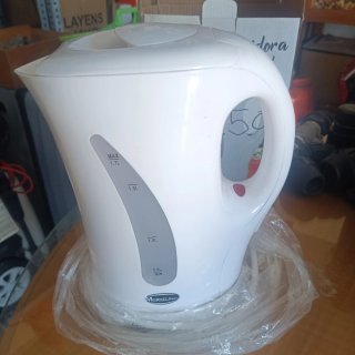 Hervidor de agua eléctrico 1.7L