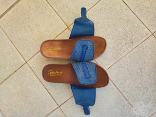 Chanclas Skechers Beige y Azul