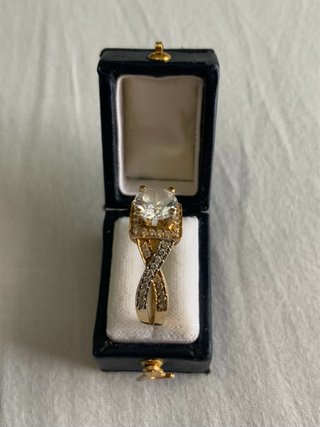 Anillo Oro 18K con Circonita
