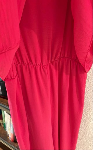Mono fucsia con volantes