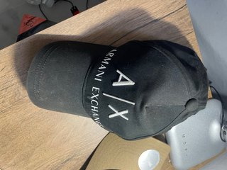 Gorra Armani Exchange AX Negra