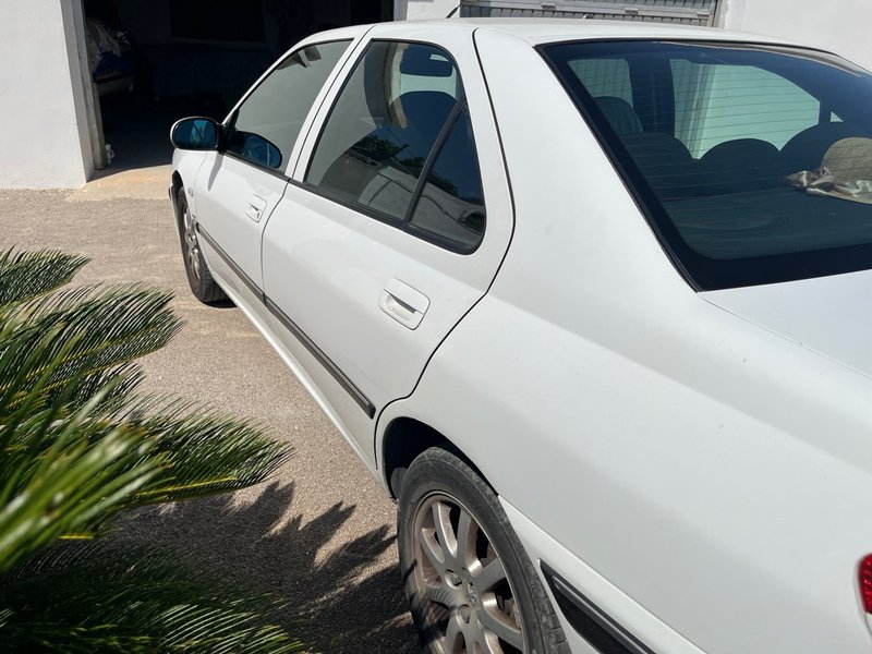 Peugeot 406 2001 - foto 1