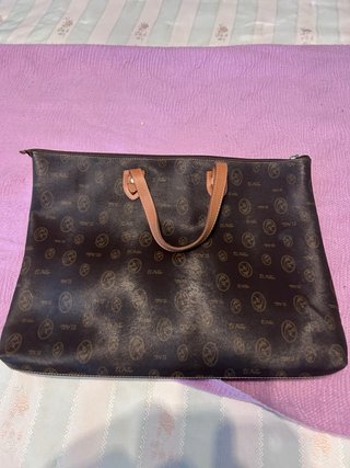 Maletín  portátil MSK multicolor ( regalo el otro