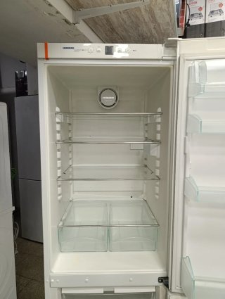 Nevera Liebherr 1.80x55cm No Frost