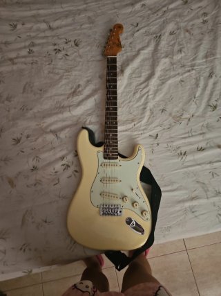 Guitarra SX Eléctrica Color Crema