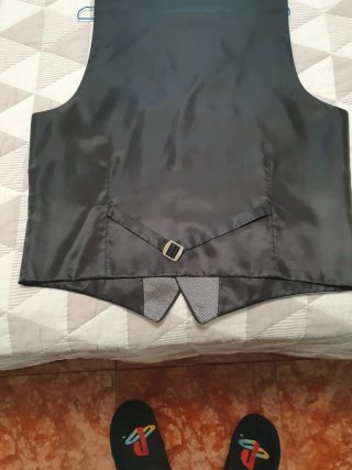 Chaleco de vestir gris y negro