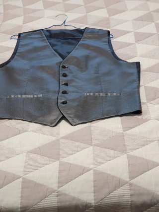 Chaleco de vestir gris y negro