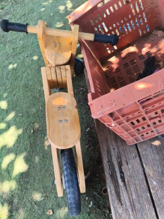 Bicicleta de madera para bebé
