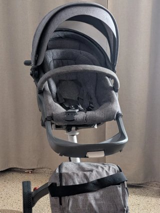 Cochecito Stokke gris